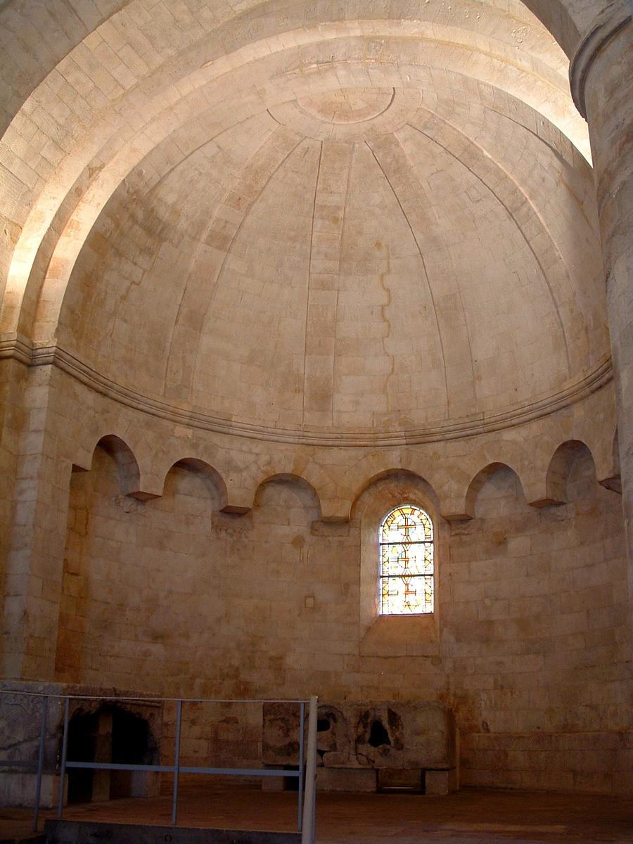 Arles - Eglise Saint-Honorat-des-Alyscamps - Abside 