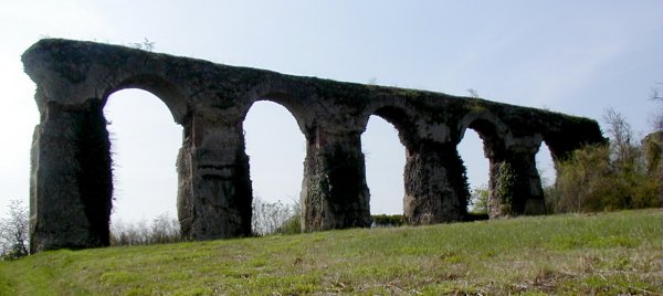 Aquädukt bei Ars-sur-Moselle 