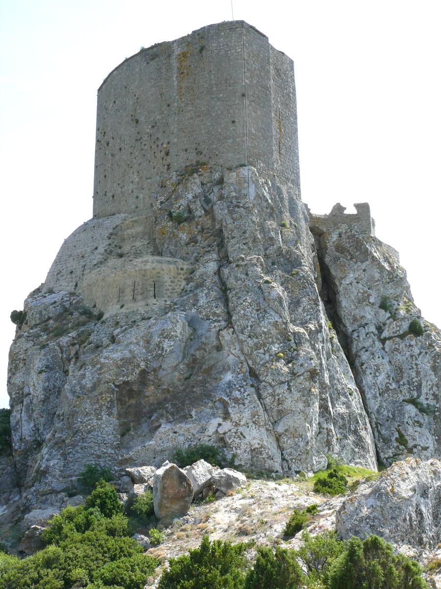 Cucugnan - Château de Quéribus - Le donjon - Vu de l'est 