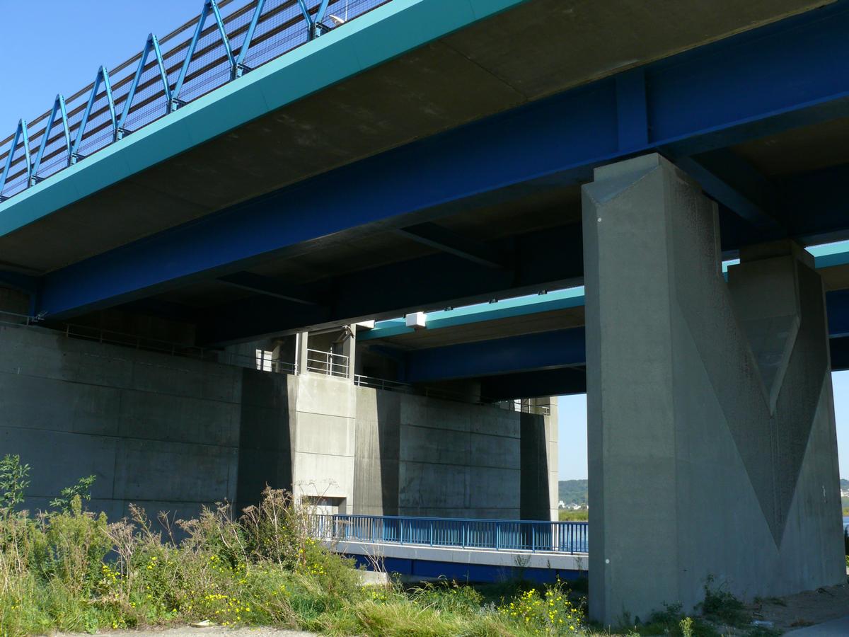 Autoroute A29 - Pont sur le canal de Tancarville - Accès au massif d'appui au pont-levant et piles du viaduc d'accès rive gauche 