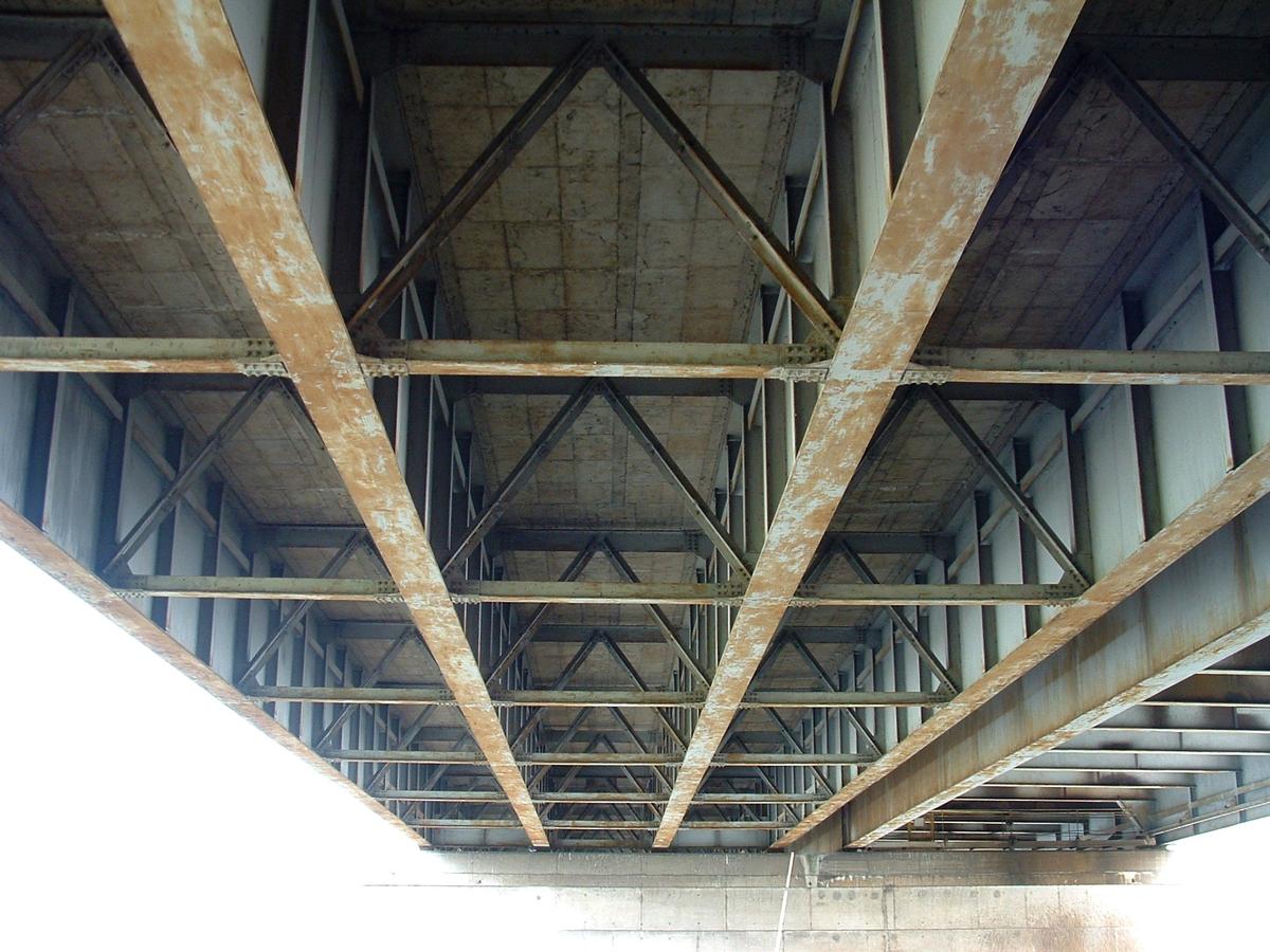 Autoroute A31 - newer Richemont Bridge 