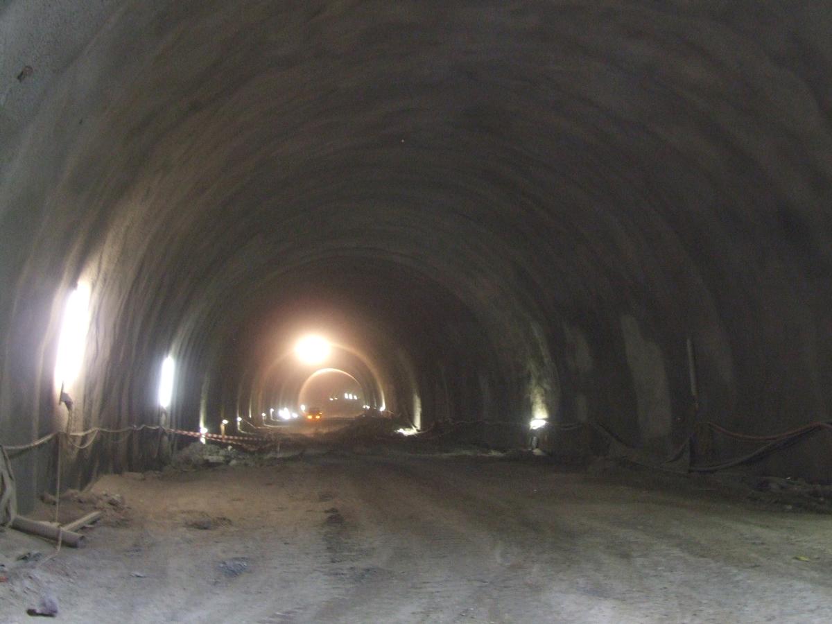Tunnel Grouft Tunnel après béton projeté 