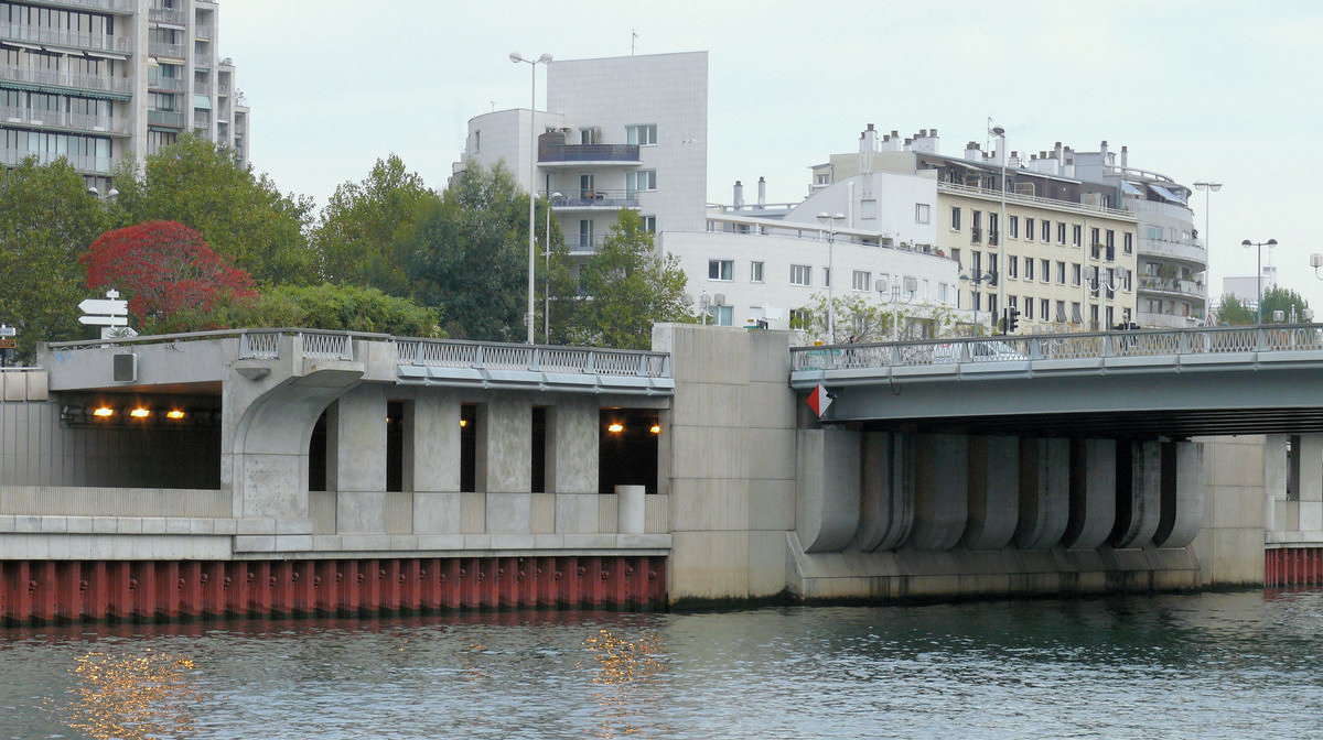 Billancourt Bridge (Great Arm of the Seine) 
