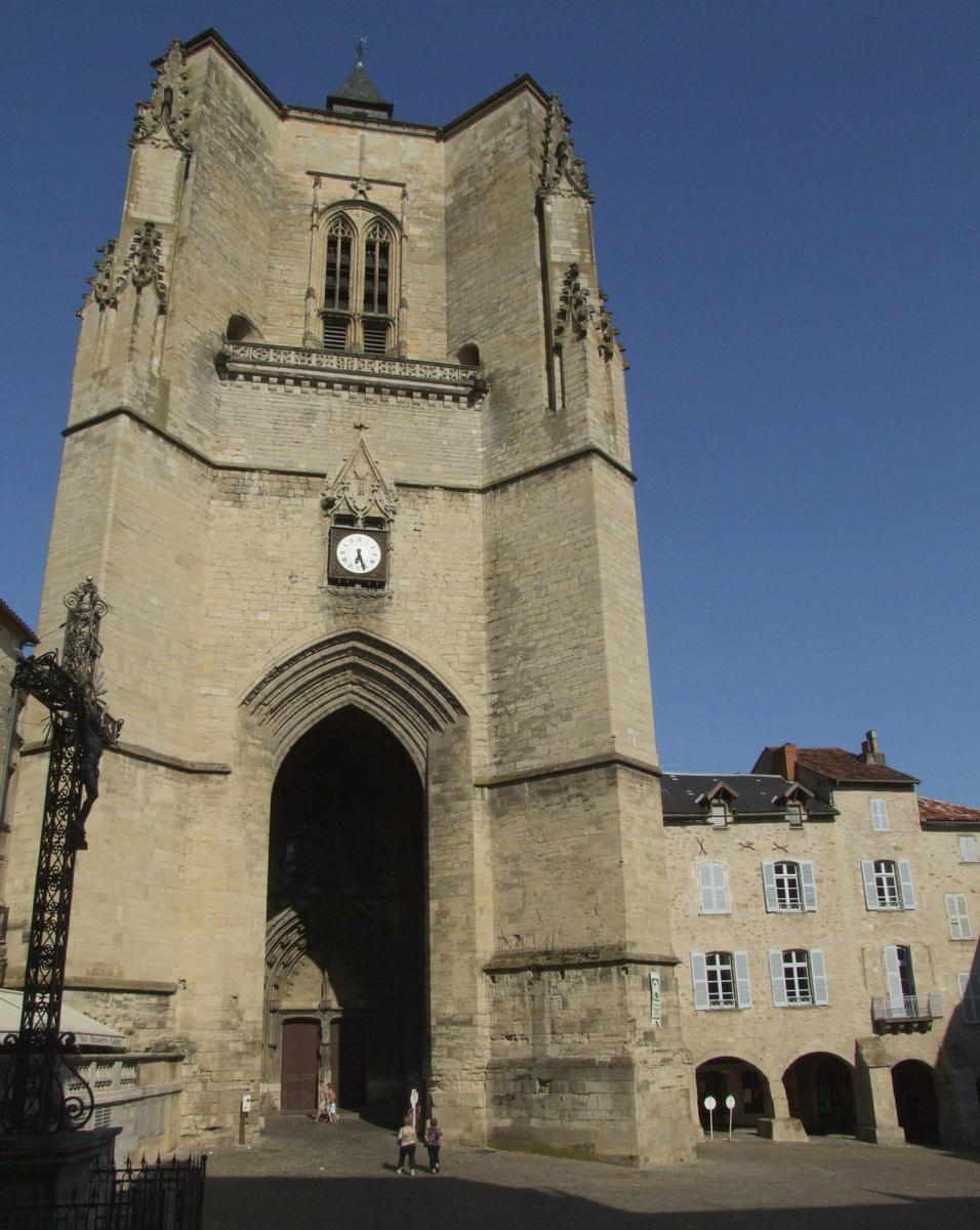 Villefranche-de-Rouergue - Collégiale Notre-Dame - Clocher-porche place Notre-Dame 