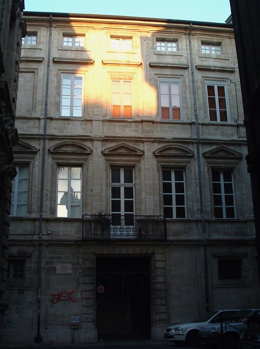 Avignon - Hôtel d'Honorati de Jonquerettes, 12 rue du Roi-René - Façade sur rue 
