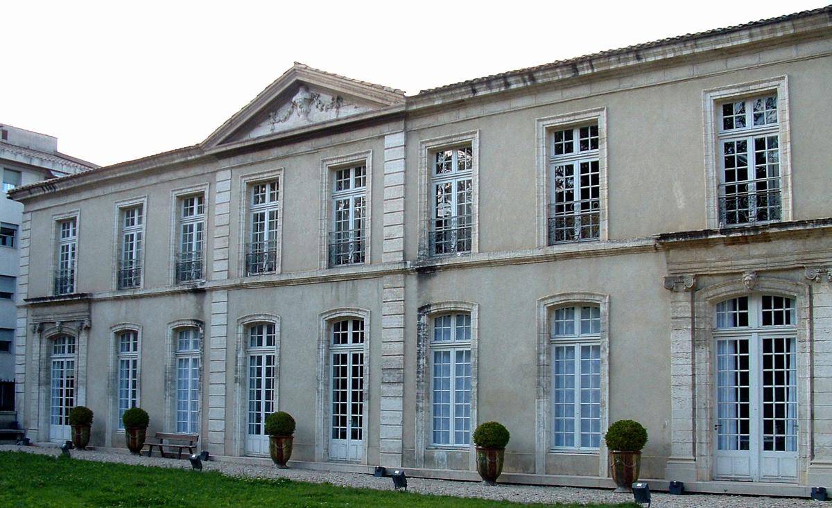 Avignon - Hôtel de Galéans-Gadagne - Façade sur jardin 