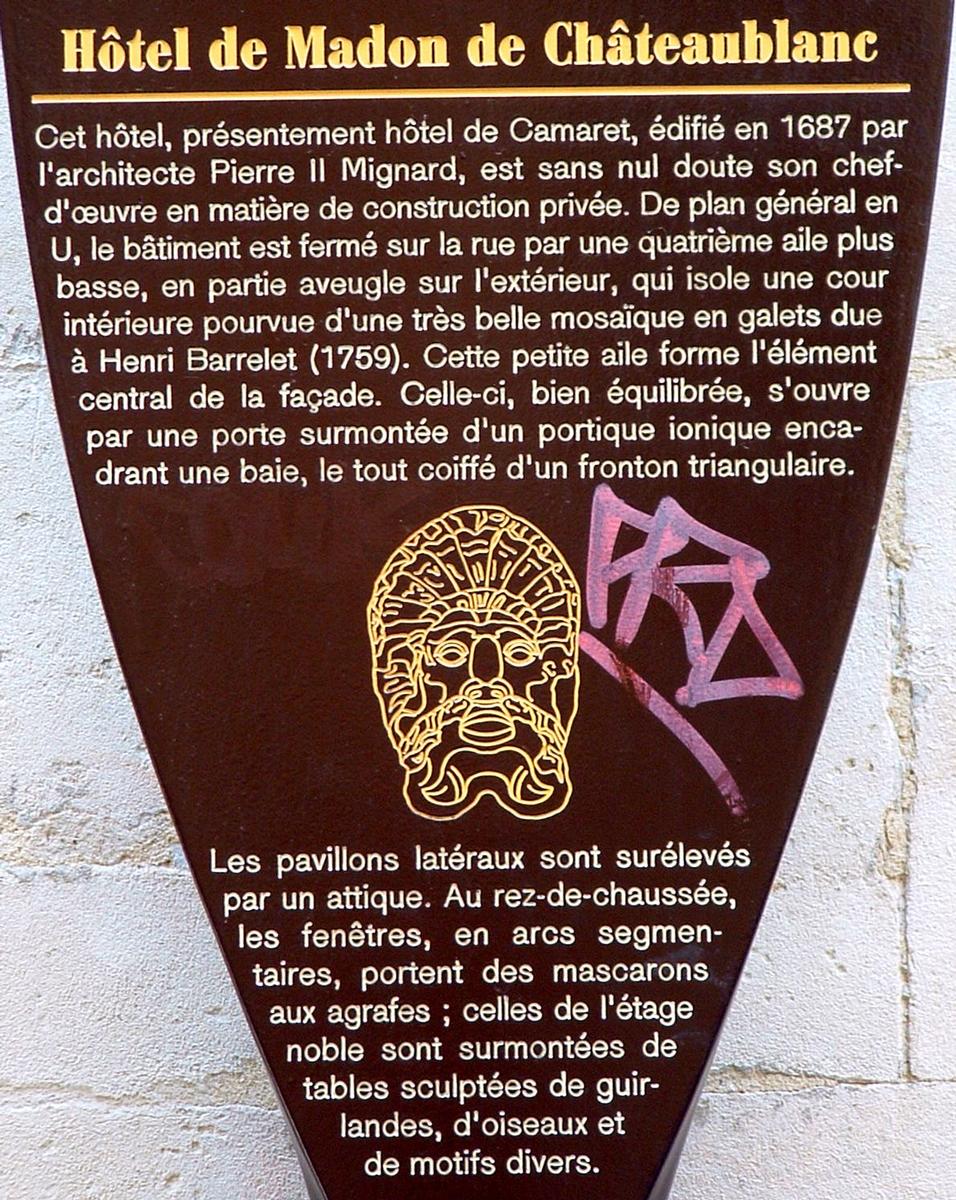 Avignon - Hôtel de Madon de Châteaublanc, 13 rue Banasterie - Panneau d'information 