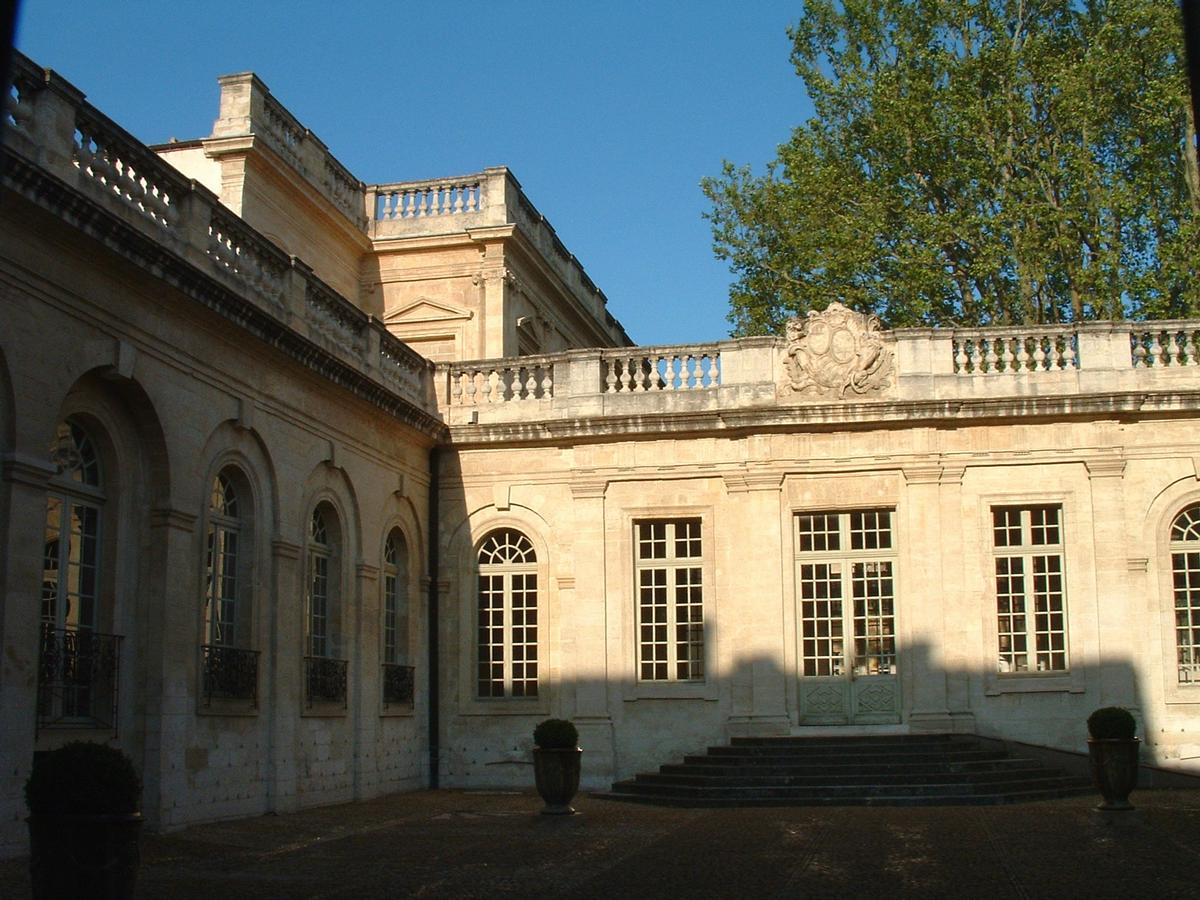 Avignon - Musée Calvet (Hôtel de Villeneuve-Martignan), 65 rue Joseph-Vernet - Façade sur cour 
