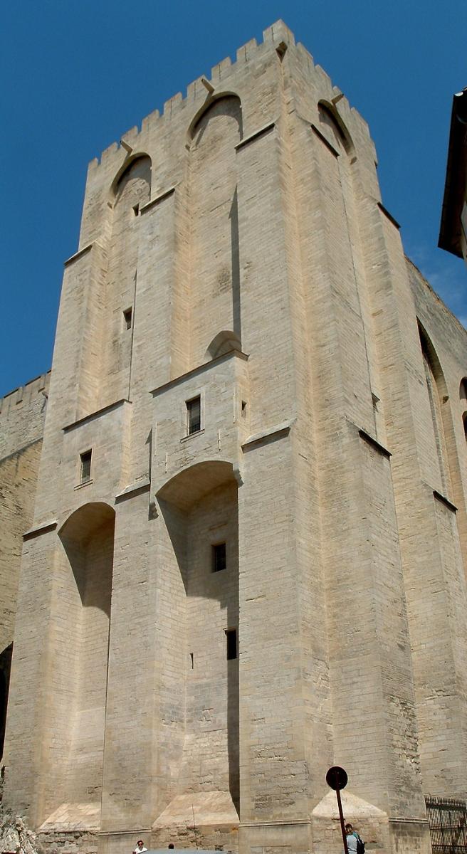 Palais des PapesTour Saint-Laurent 