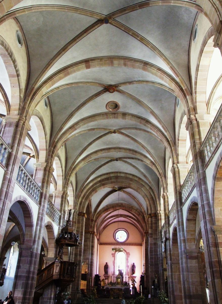 Andlau - Eglise Saint-Pierre-et-Saint-Paul (ancienne abbatiale créée par sainte Richarde) - Nef 