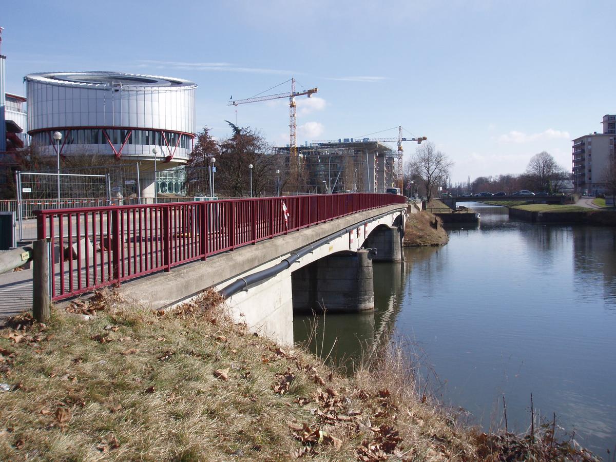 Strasbourg - Pont Zaepfel avant démolition pour l'élargir et permettre le passage de la ligne E du tram 