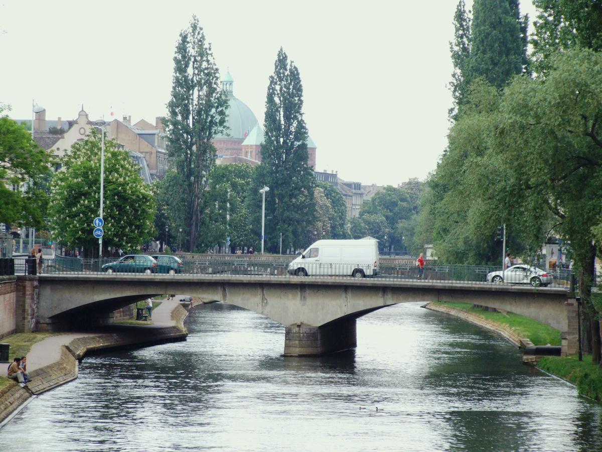 Strasbourg - Pont de Saverne en face de la rue du Faubourg de Saverne 