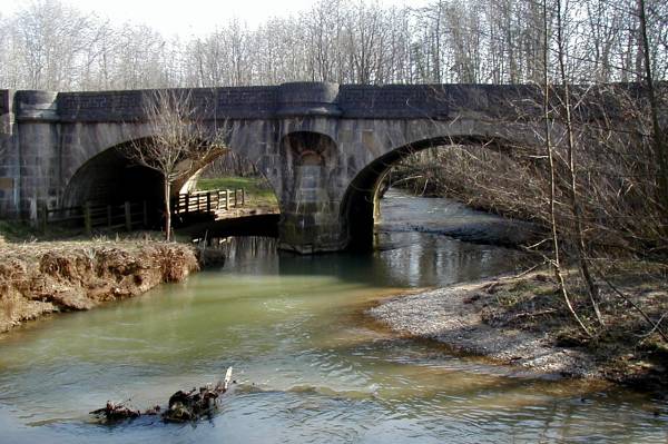 Pont sur le ru de Baulches (RN 6), Auxerre.Côté amont 