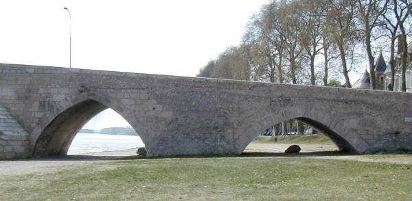 Pont sur la Loire, BeaugencyCôté amont - Deux travées rive droite 