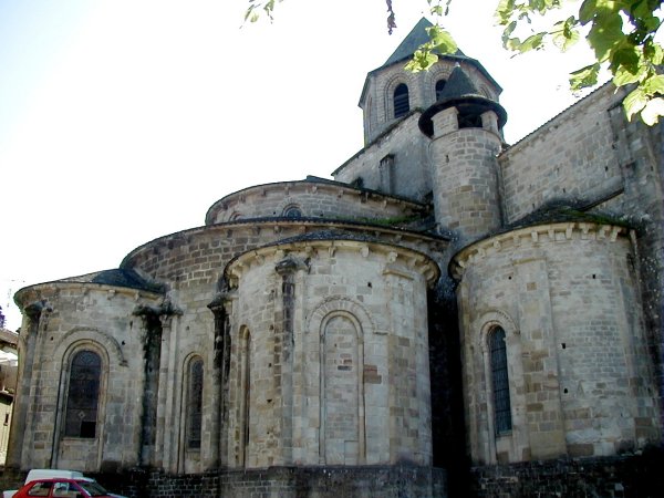 Abbatiale Saint-Pierre de Beaulieu-sur-Dordogne.Chevet de l'abbatiale 