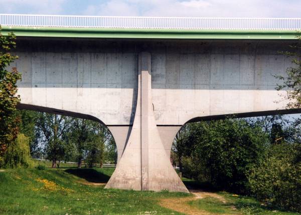 Pont de Beaumont-sur-Oise.
Pile 