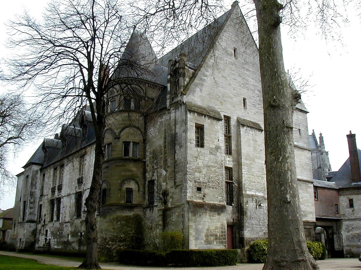 Beauvais - Musée départemental de l'Oise (ancien évêché) - Façade extérieure 