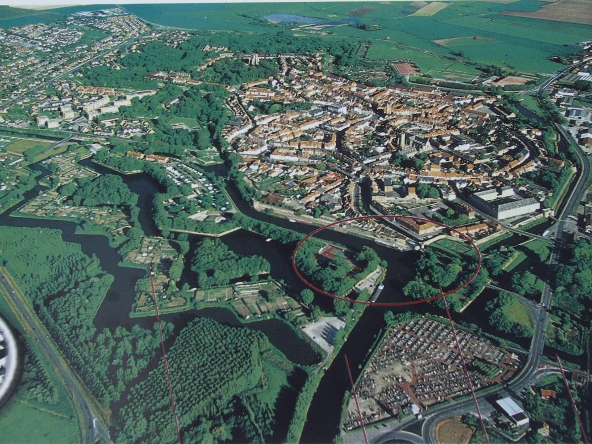 Fortifications de Bergues - Vue aérienne de la ville 