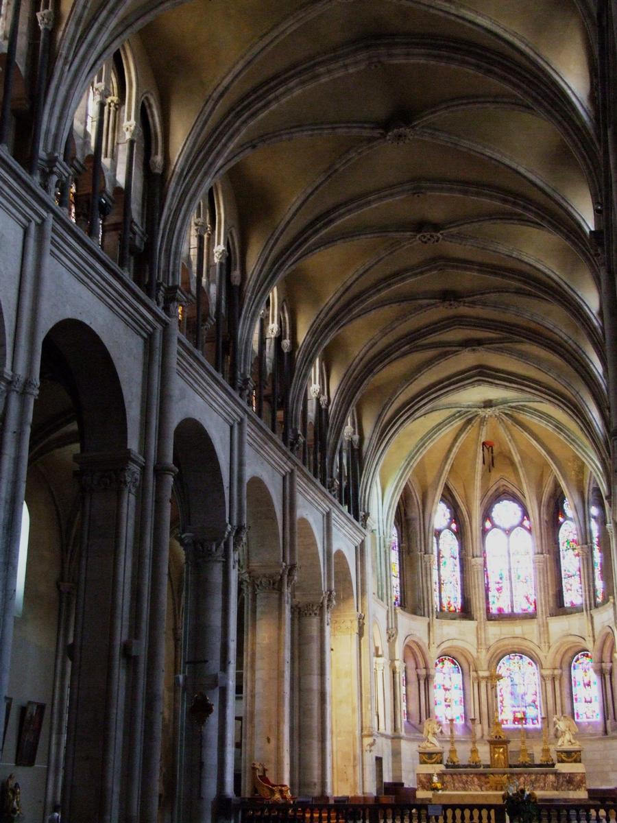 Beasançon - Cathédrale Saint-Jean - Nef et choeur occidental 