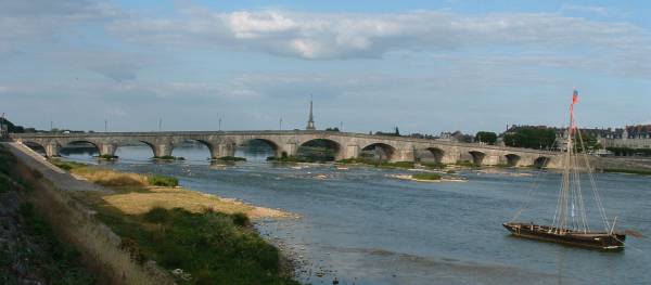 Pont Jacques Gabriel, Blois 