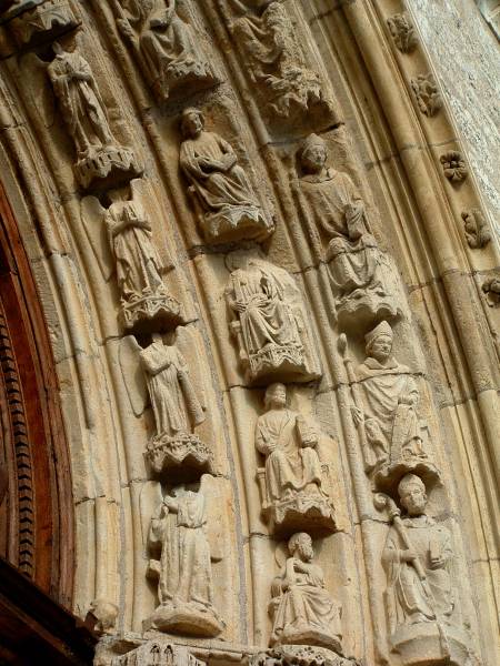 Eglise Saint-Nicolas, Blois.Sculptures du portail 