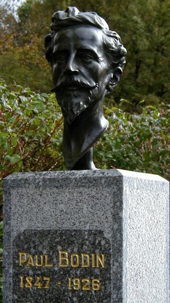 Paul Bodin Statue mise en place sur le site du Viaduc du Viaur pour le
centenaire de sa mise en service