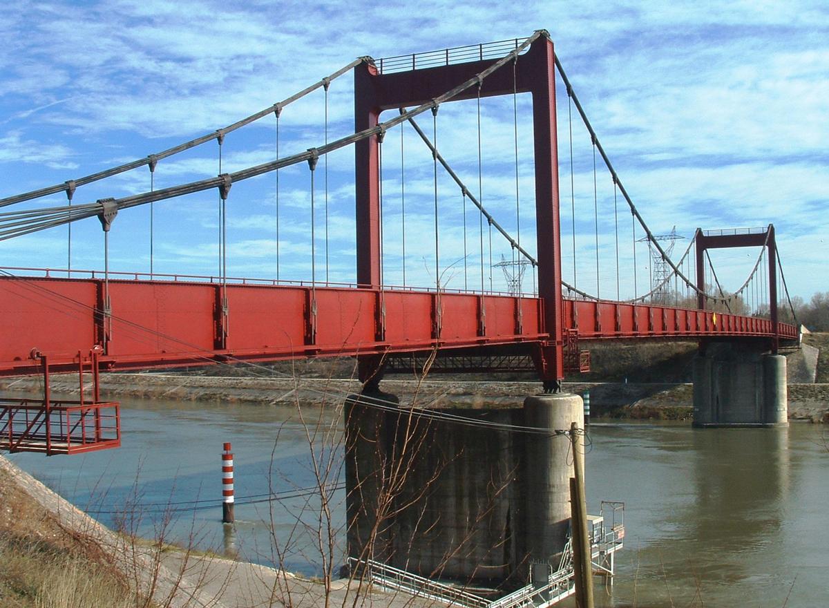 Pont suspendu de Bollène sur le canal de Donzère - Ensemble 