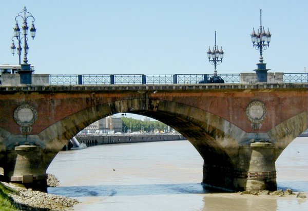 Pont de Pierre, Bordeaux 