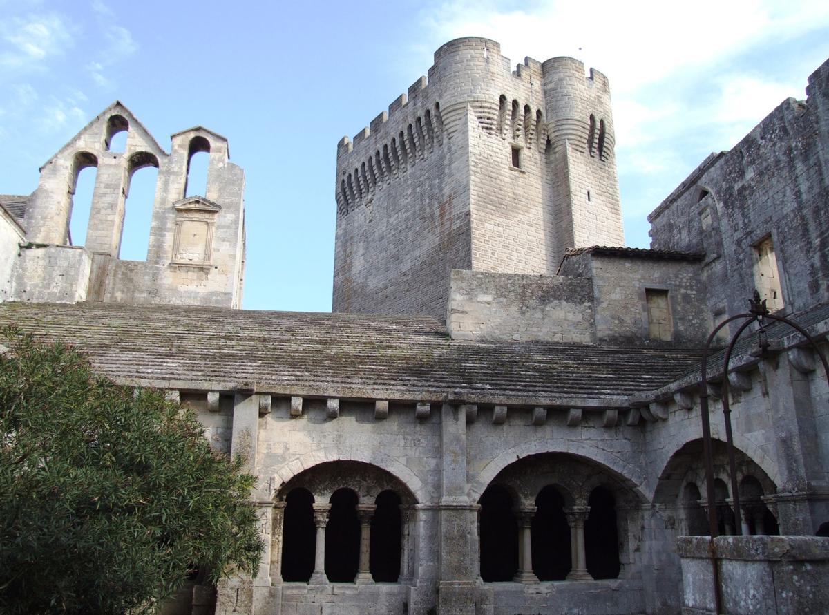 Abbaye de Montmajour - Cloître et tour de Pons de l'Orme 
