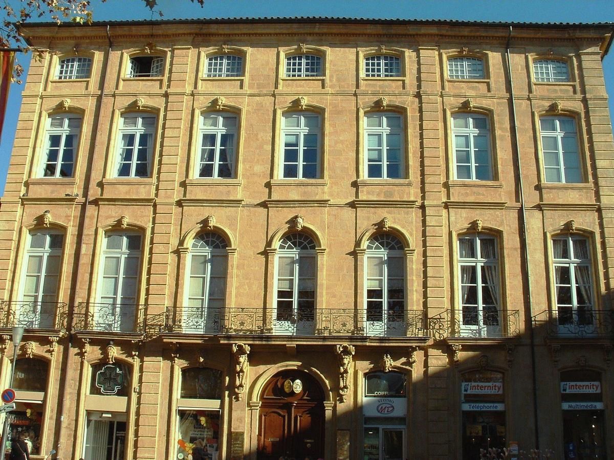 Aix-en-Provence - Cours Mirabeau, place Forbin - L'hôtel du Poët 