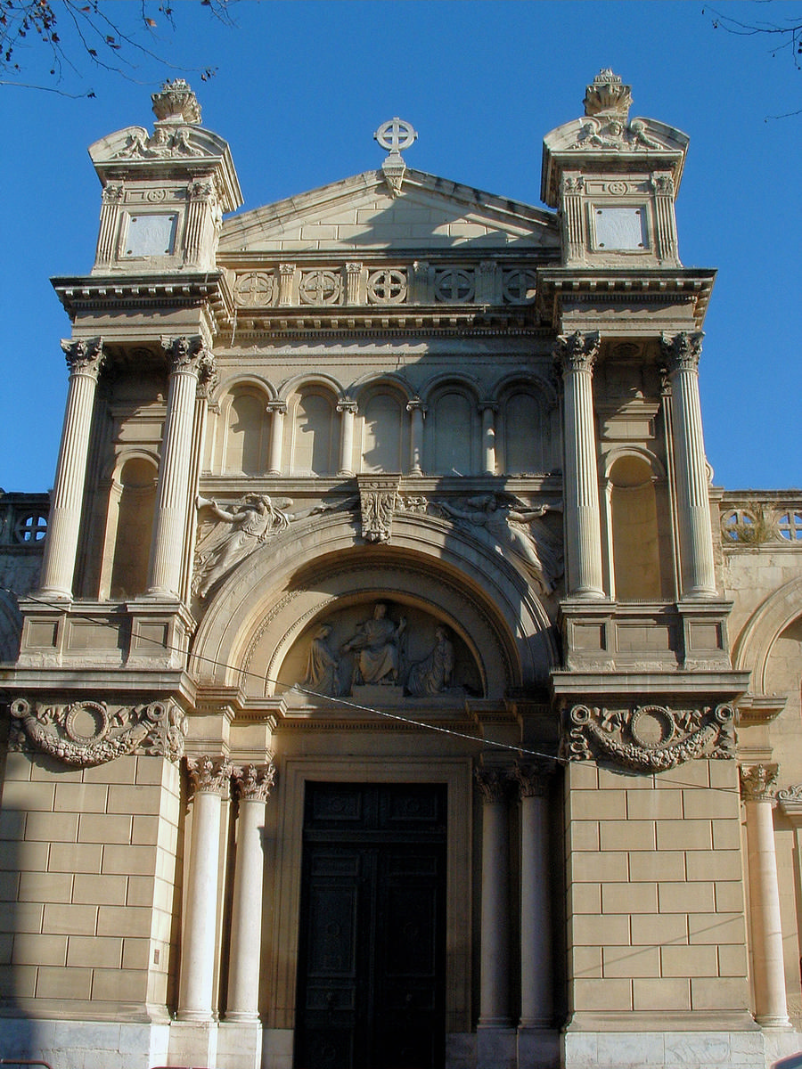 Aix-en-Provence - Eglise de la Madeleine - La façade construite par l'architecte aixois Henri Revoil de 1855 à 1860 
