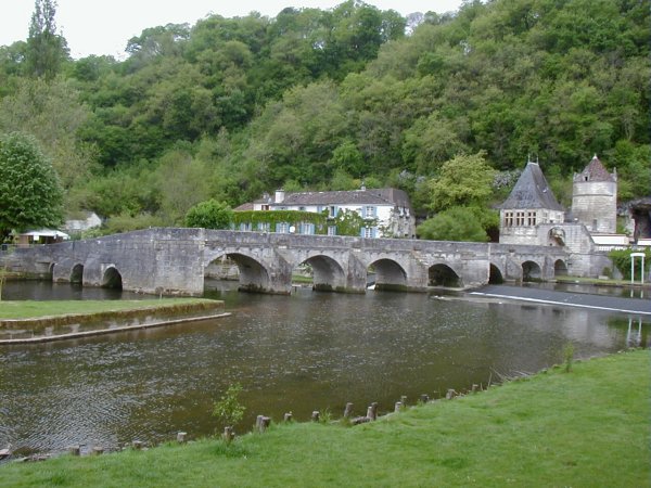 Pont coudé in Brantôme 