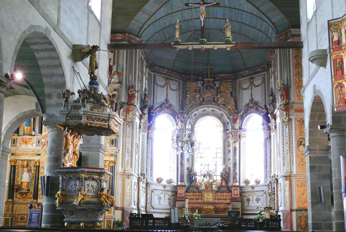 Saint-Thégonnec - Eglise Notre-Dame et enclos paroissial - Eglise - Nef - Maître autel, chaire, poutre de gloire et rétables 