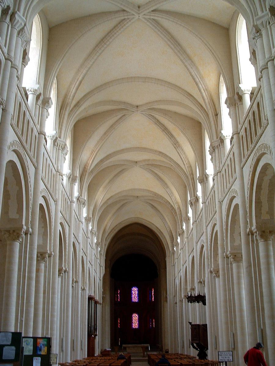 Caen - Abbaye aux dames - Eglise de la Trinité - Vaisseau central 
