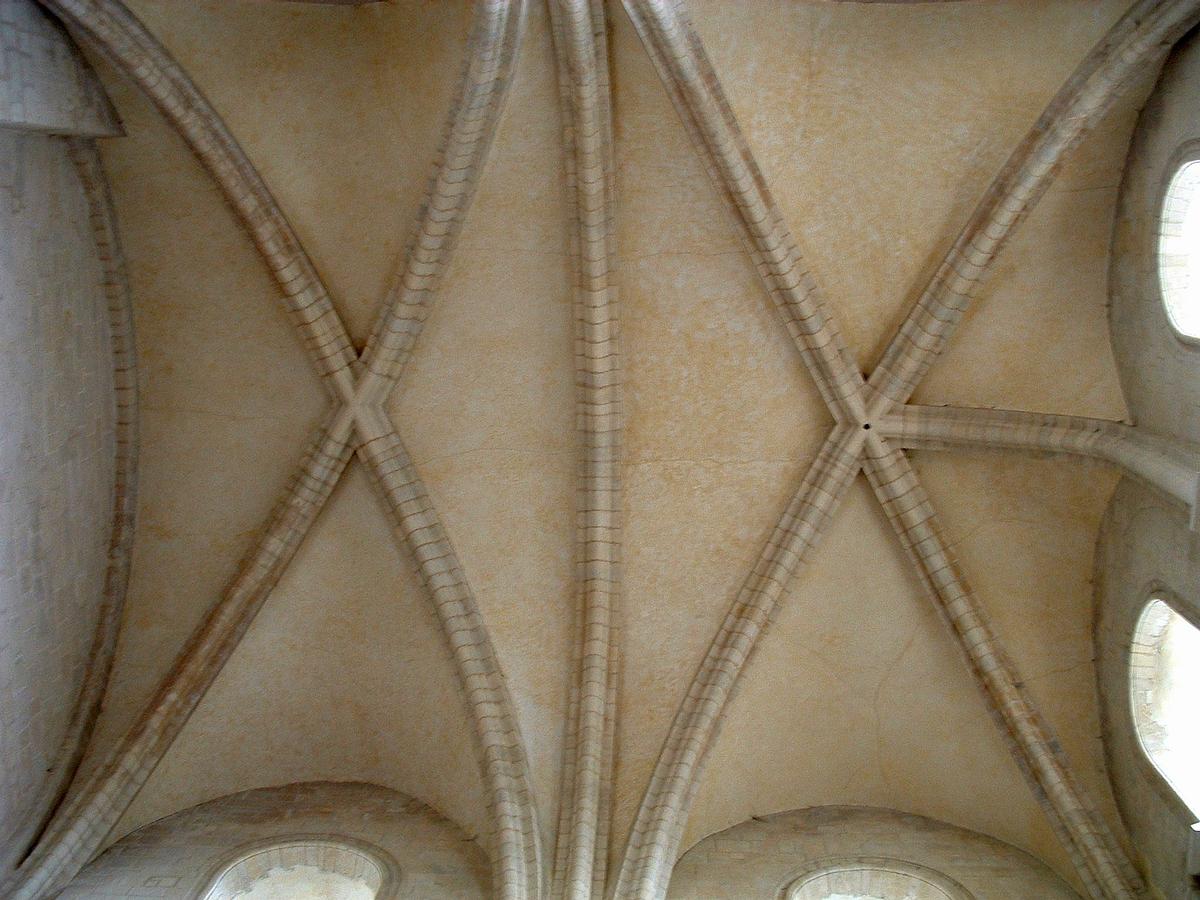 Caen - Abbaye aux dames - Eglise de la Trinité - Voûte du transept Sud 