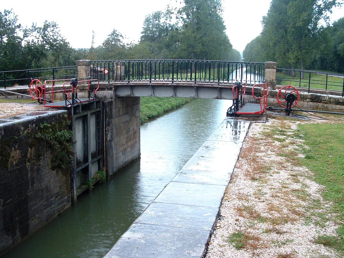 Bourgogne CanalBuffon lock 
