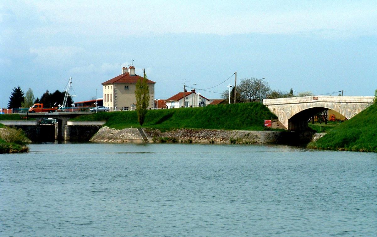 Canal de BourgogneDébouché du canal dans la Saô 
