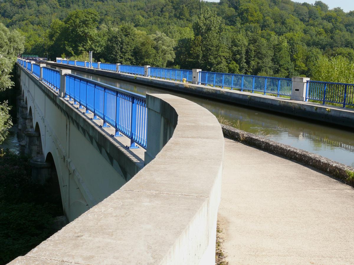 Canal des Vosges (canal de l'Est) - Pont-canal de Flavigny (franchissement de la Moselle) 