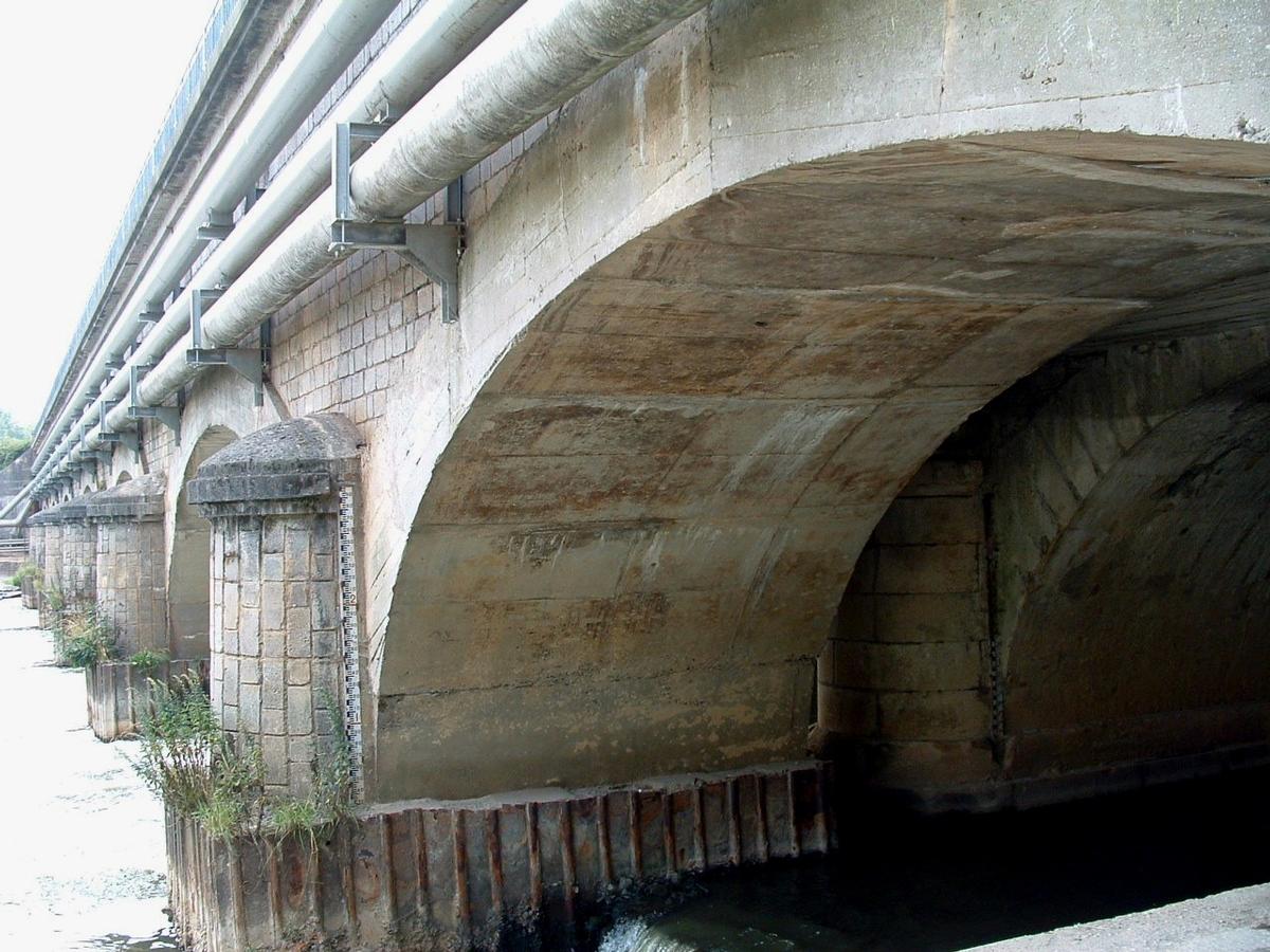 Pont-canal de la Meurthe près de Saint-Nicolas-de-Port à la Madeleine Elargissement du pont