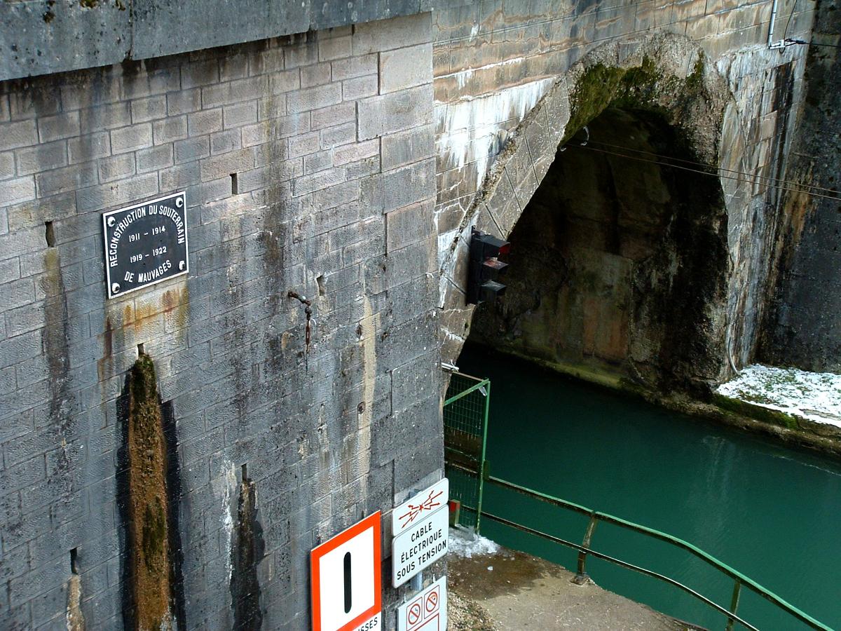 Canal de la Marne au Rhin
Entrée du tunnel de Mauvages côté Demange-aux-Eaux Canal de la Marne au Rhin 
Entrée du tunnel de Mauvages côté Demange-aux-Eaux