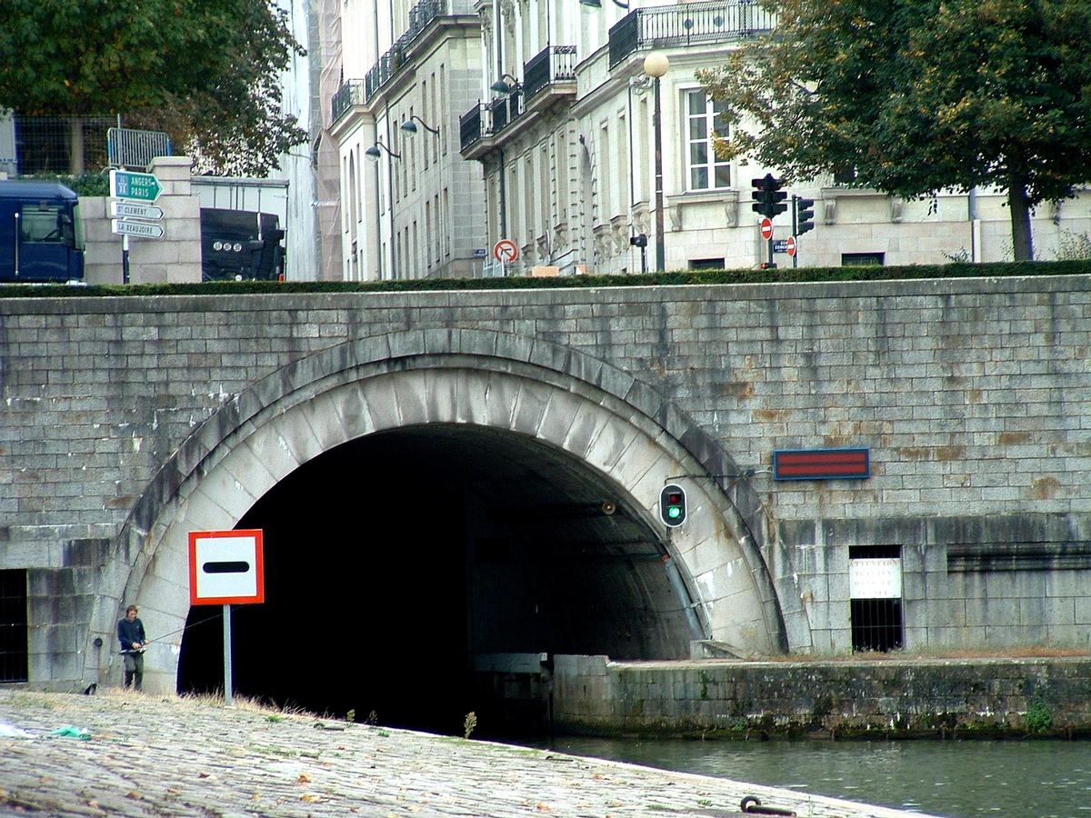 Canal de Nantes à Brest - Nantes - Tunnel Saint-Félix côté port de Communeau 