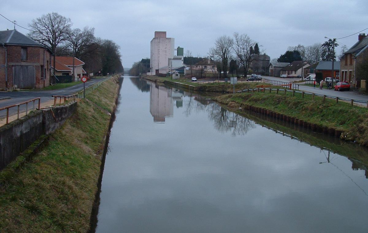 Canal des Ardennes à Le Chesne 