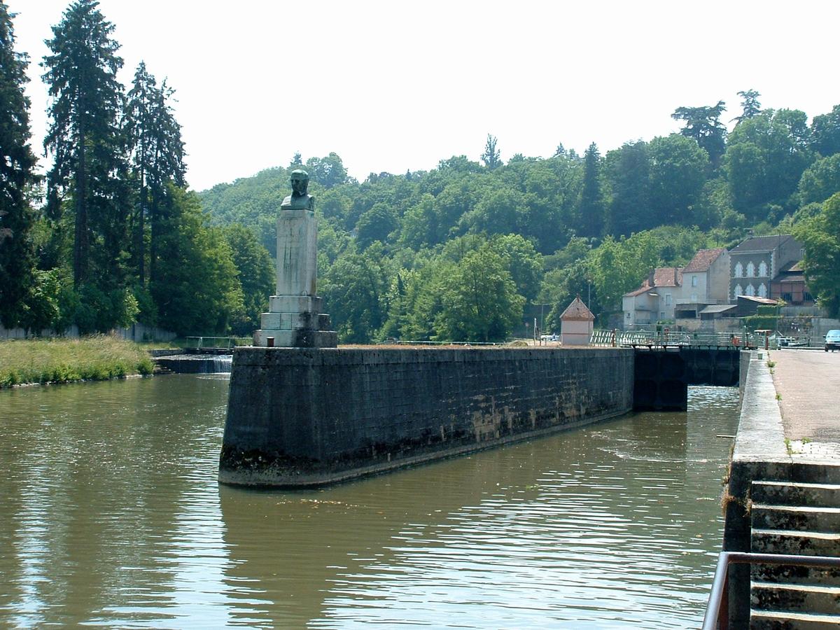 Canal du Nivernais - Clamecy - Ecluse 