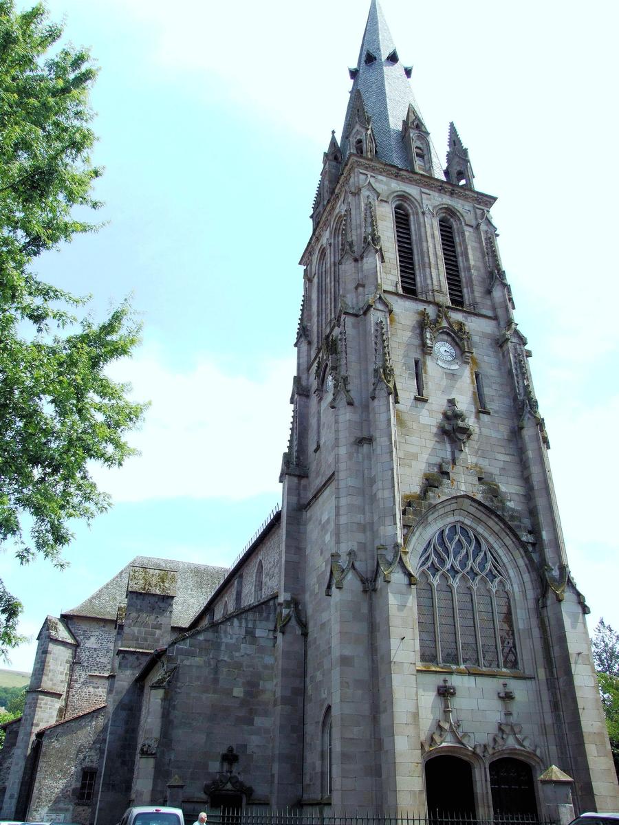Aurillac - Eglise Saint-Géraud - Le clocher construit en 1868 par les architectes Lassus et Lisch 