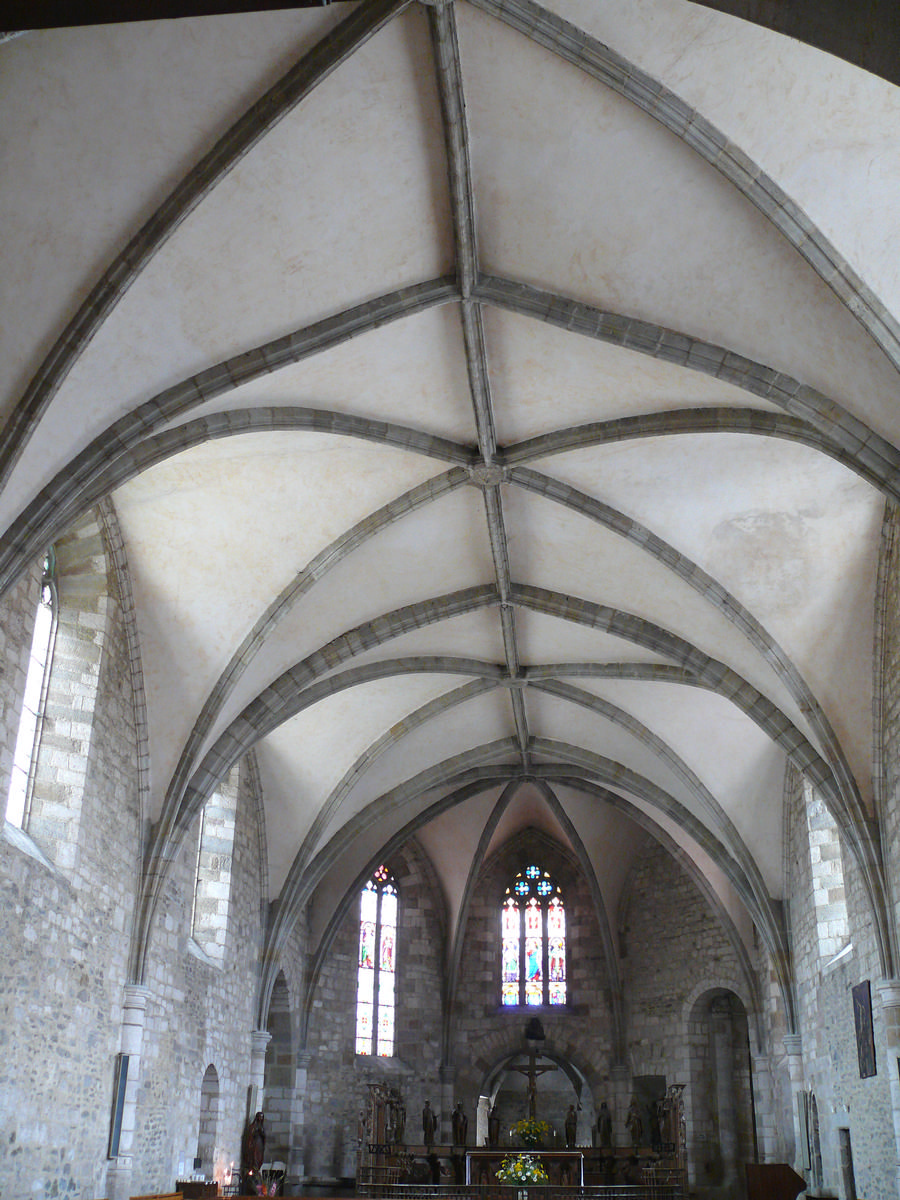 Maurs - Abbatiale Saint-Césaire (église Saint-Pierre) - Nef 