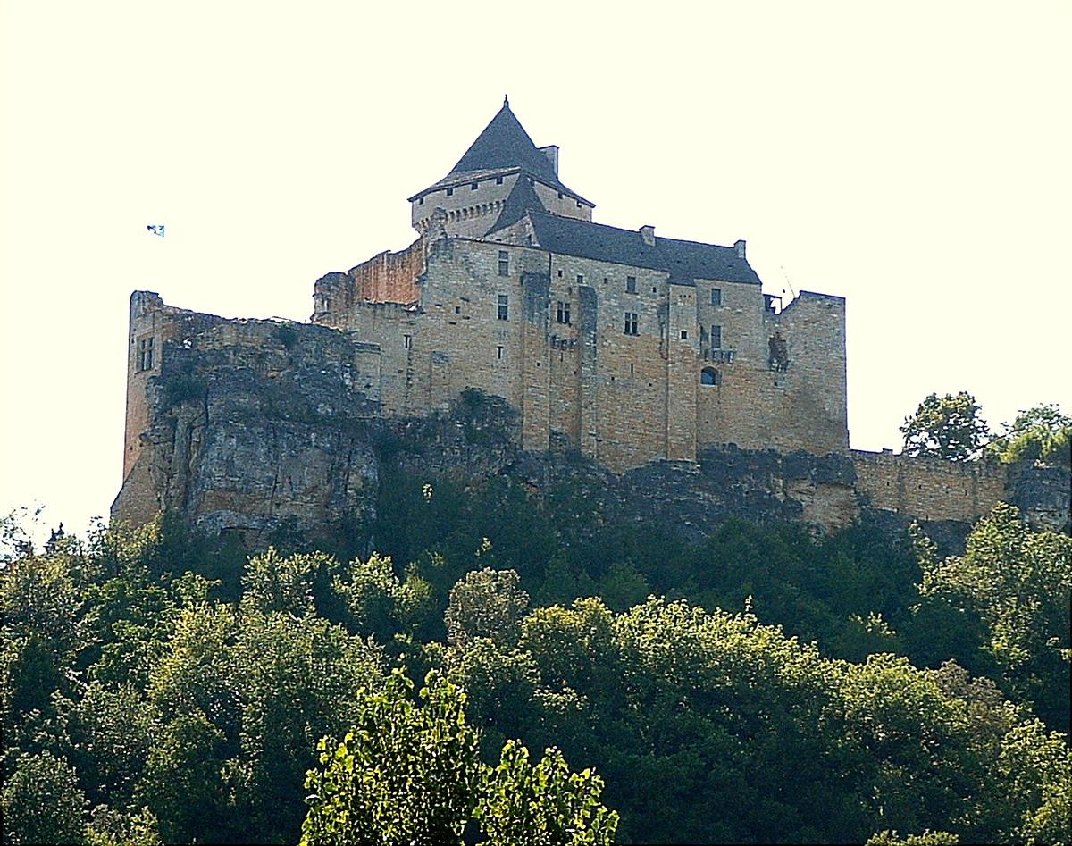 Castelnaud-la-Chapelle - Château de Castelnaud (musée de la guerre au Moyen Âge) Remparts côté Dordogne 