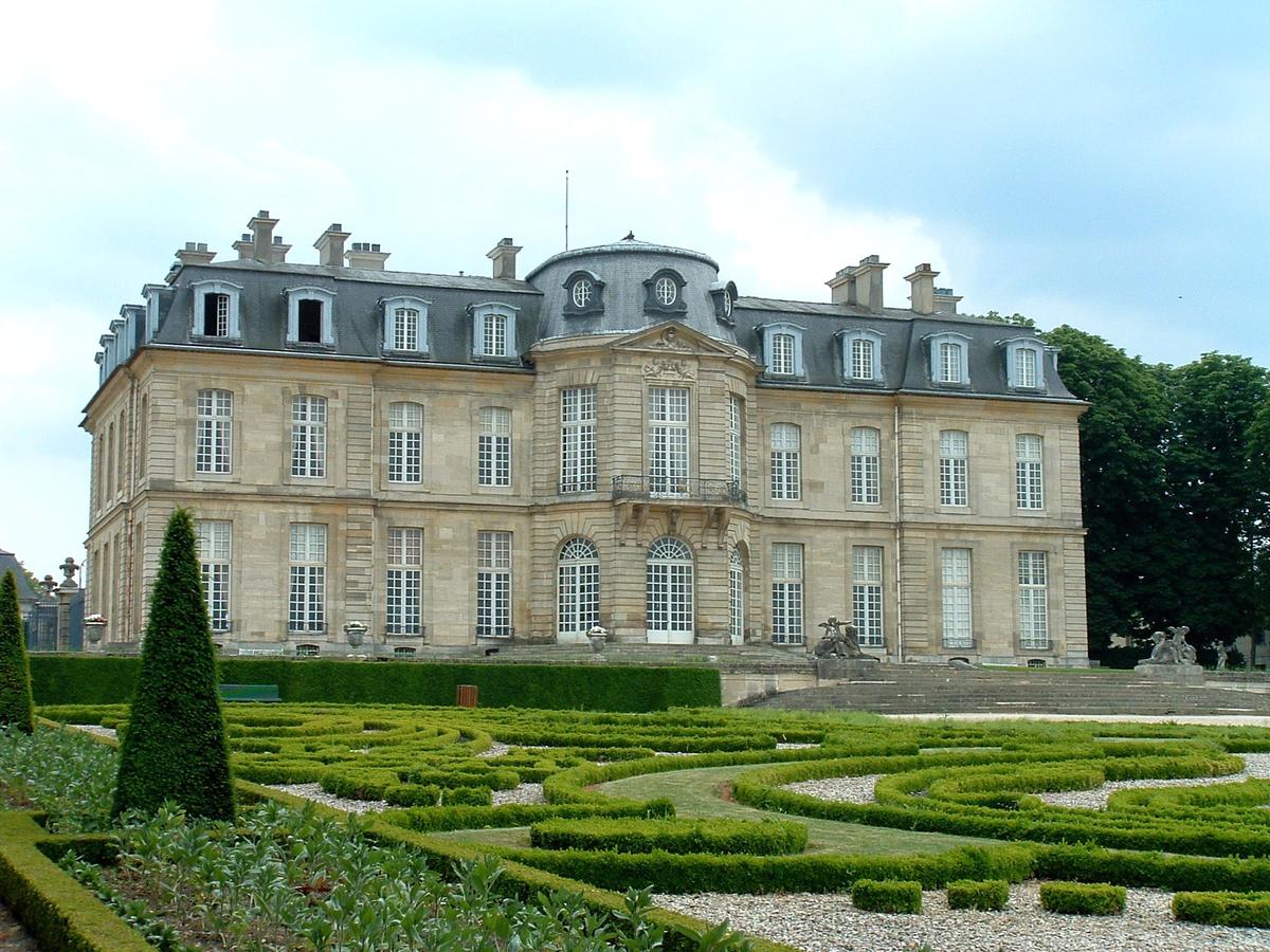 Champs-sur-Marne - Château - Côté parc - Ensemble 