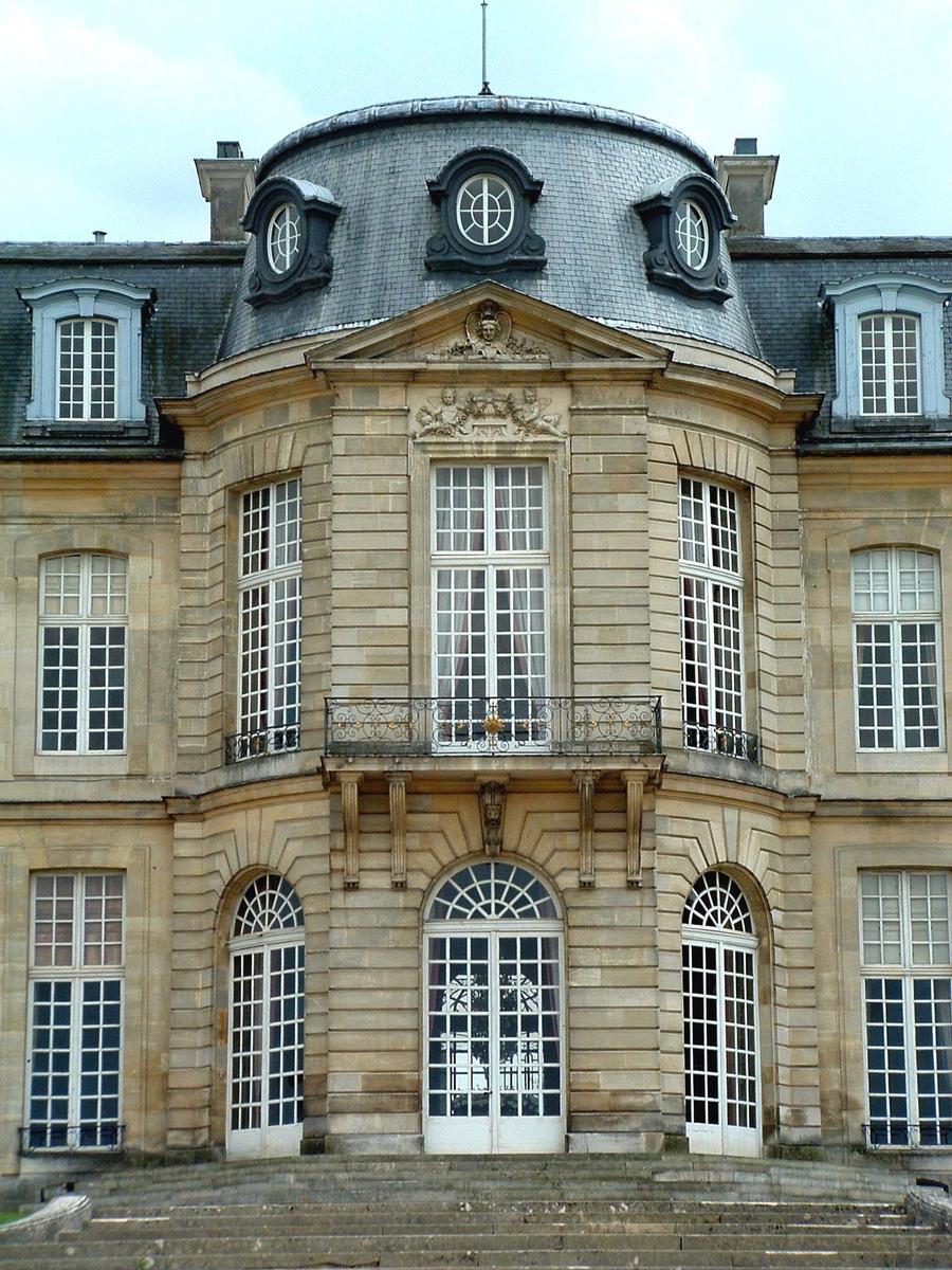 Champs-sur-Marne - Château - Côté parc - Pavillon central 