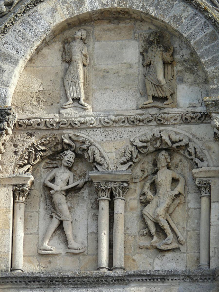 Angoulême - Cathédrale Saint-Pierre Façade occidentale : partie latérale droite médiane Démons et damnés