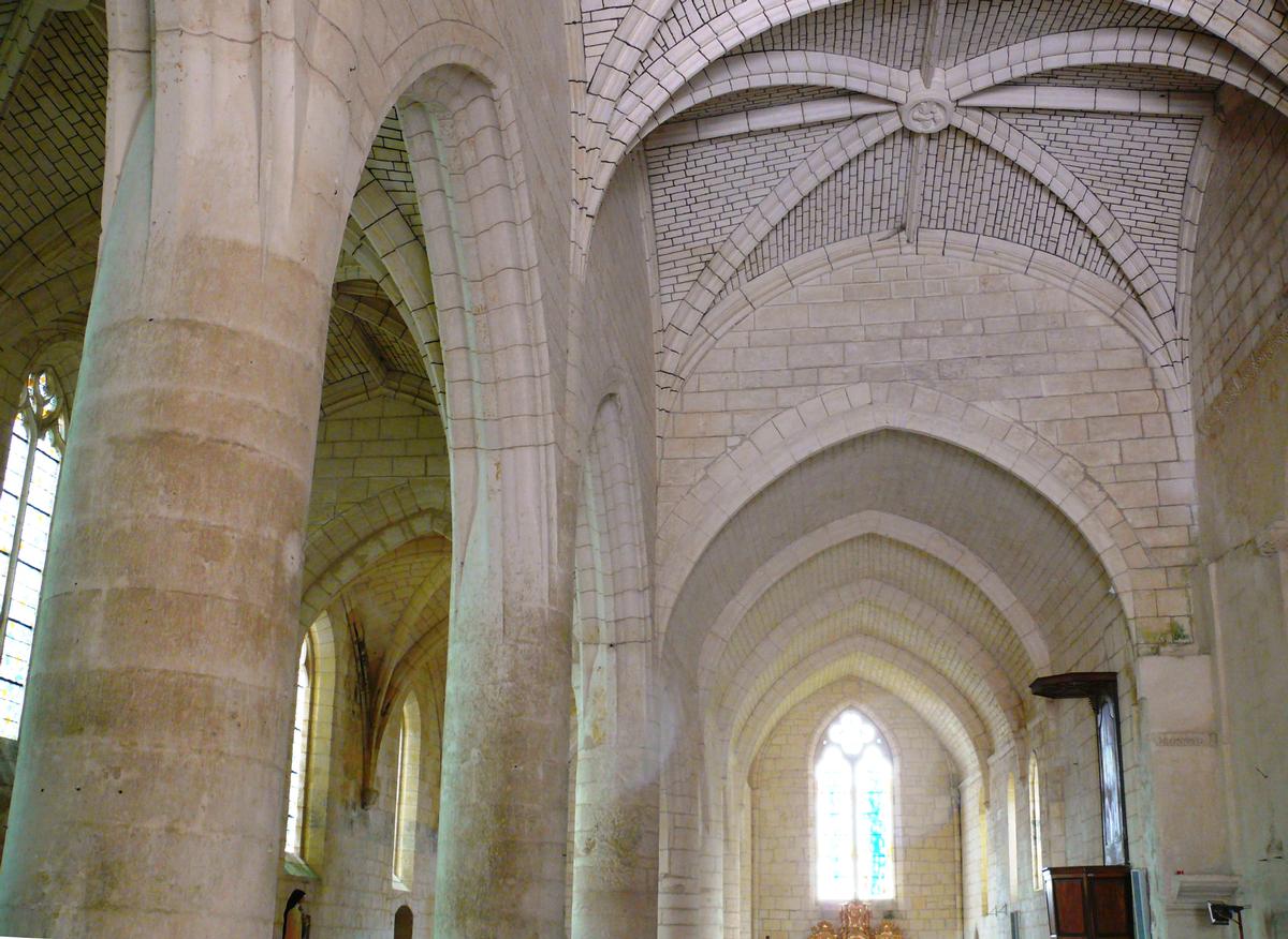 Corme-Royal - Eglise Saint-Nazaire - Nef 